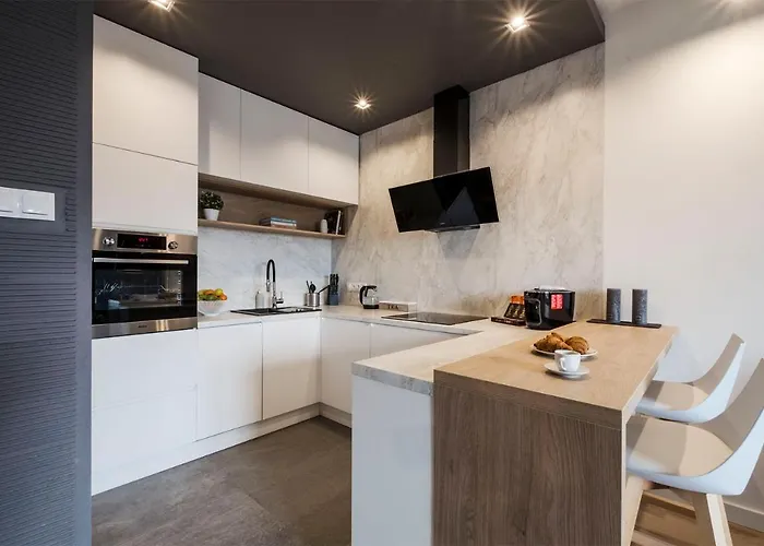 Sky Home- Ilumino -centrum, Parking, Klimatyzacja, Dostep Na Kod * 罗兹